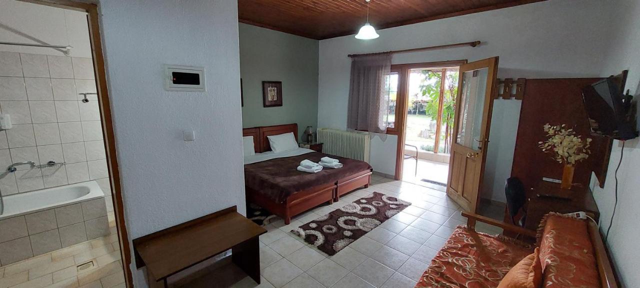 Galini Apartment Loutraki  Exterior photo
