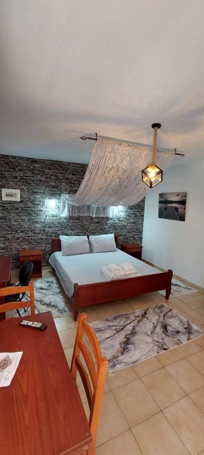 Galini Apartment Loutraki  Exterior photo